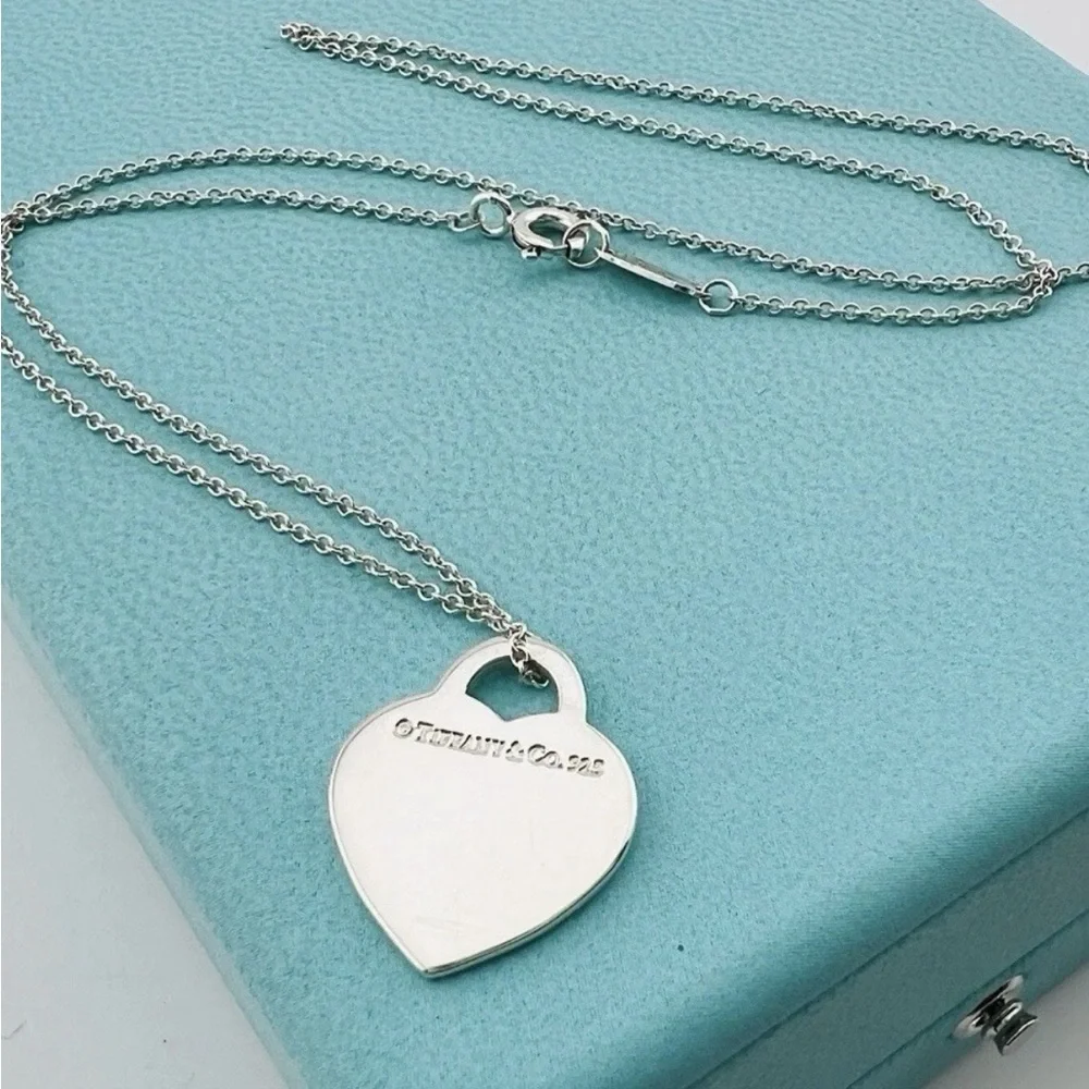 Tiffany & Co 💯% Auth ‘I Love You’ Notes Engraved Heart Necklace🩵 w/Pouch 🩵 - Picture 3 of 5